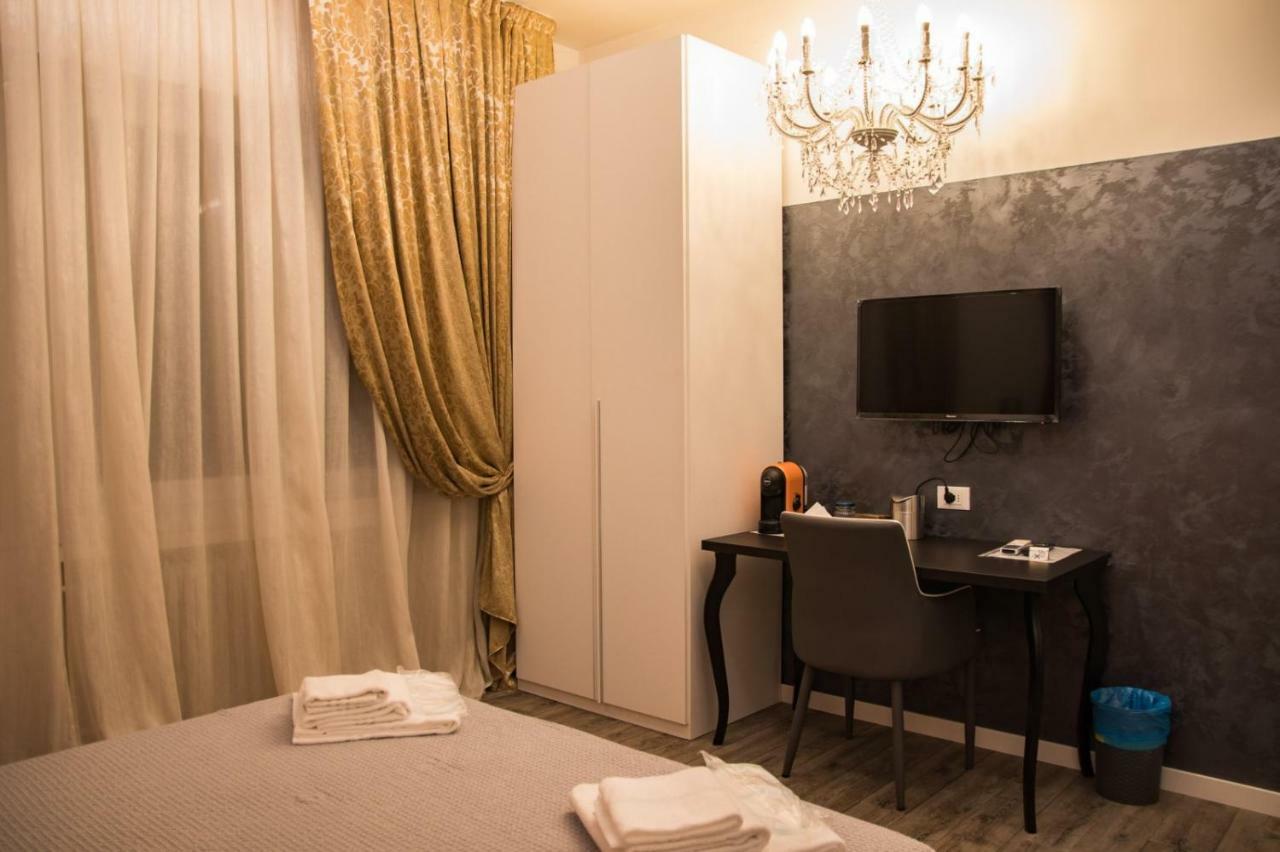Double A Guest house *