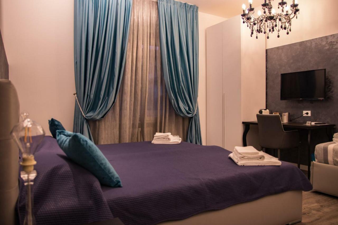 Double A Guest house *