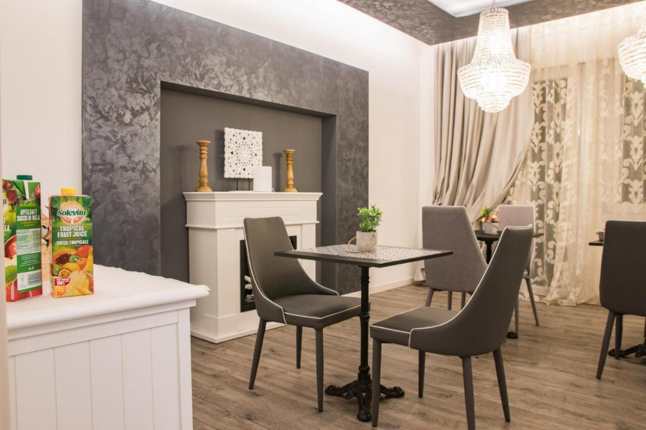 Double A Guest house Mestre